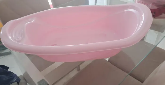 Banheira para bebê menina, apenas por 30 ?