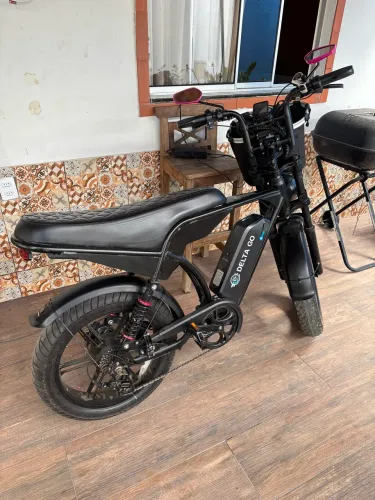 Bike elétrica completa com acessórios e pneu de intruder