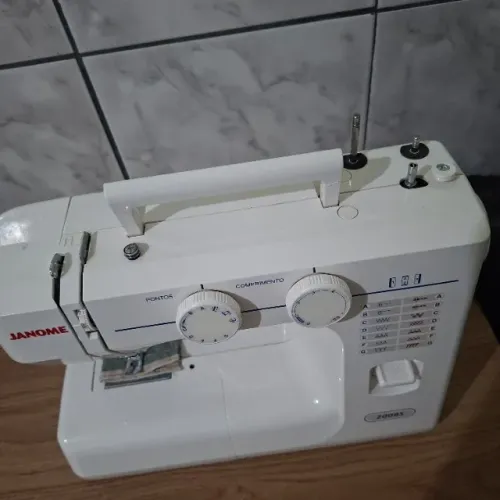Máquina de Costura Janome