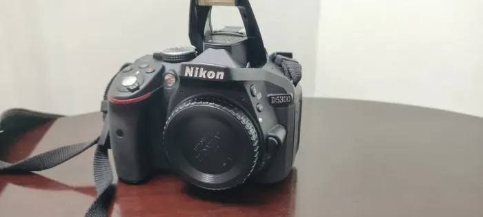 Máquina Fotográfica DSLR CANON