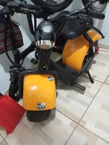 Scooter ? elétrica Tui 