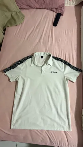 Camisa Branca com Listra Preta Enfeitada SEMINOVA
