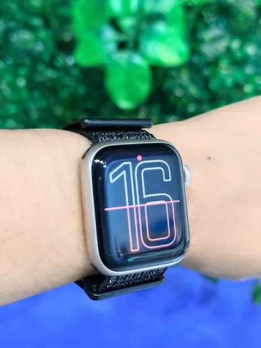 Apple Watch SE 3 - GPS + Cellular (função eSIM) com garantia até 2027