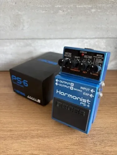 pedal boss ps-6 harmonist na caixa em estado de novo