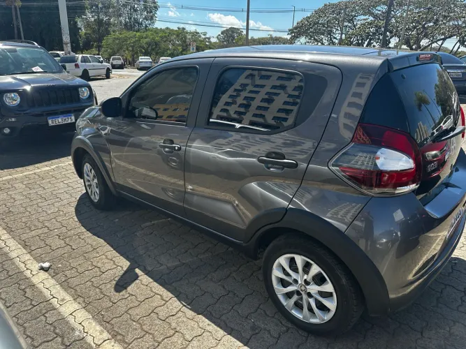 Fiat Mobi Like 1.0 Fire Flex 5P. 2022