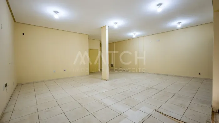 Imóvel comercial, com 4 salas, 371 m² área total, 4 vagas, no Jardim Planalto, Goiânia, GO