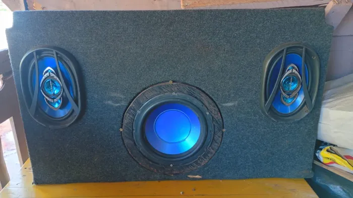 Vendo essa caixa de som automotivo ela está funcionando perfeitamente