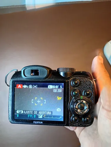 Câmera Fujifilm FinePix S1800 12MP - Zoom 18x (Leia a Descrição)