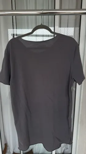 Camiseta cinza
