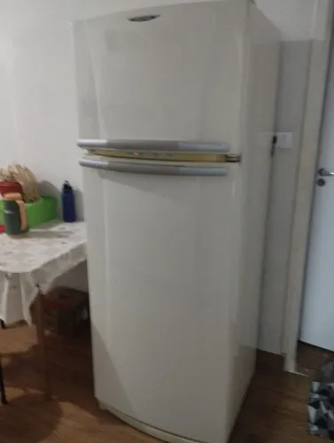 Vende se geladeira 440 LT Brastemp 