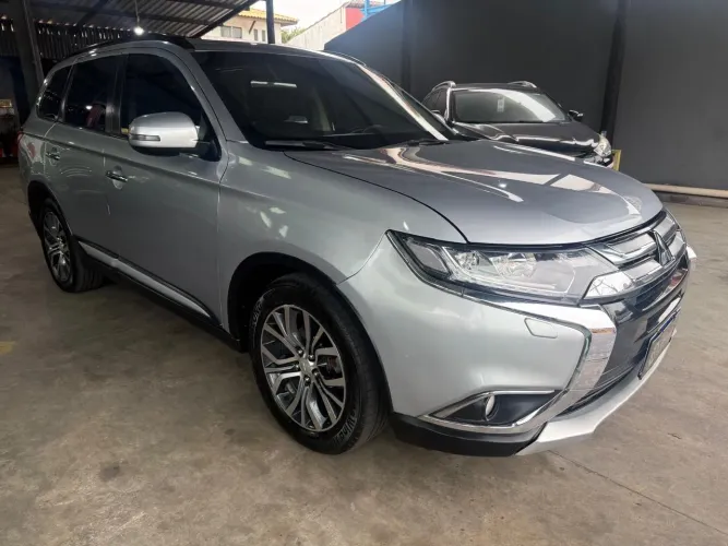 Mitsubishi Outlander 2.2 165cv Diesel Aut. 2016