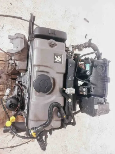 Vende Motor e Acessório Peugeot 1.4 206 207