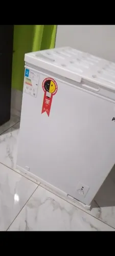 Freezer semi novo