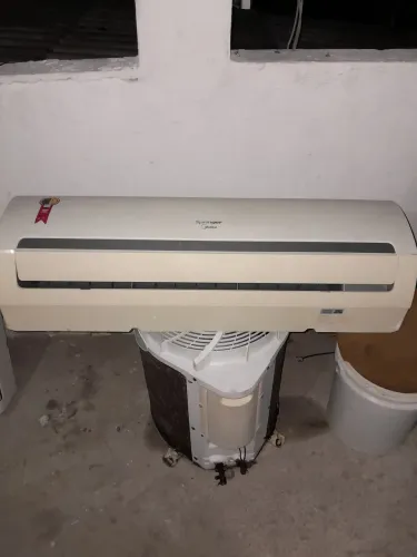 Ar Condicionado Split Midea Carrier 18 mil btus funcionando perfeitamente