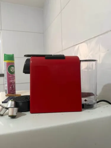Cafeteira Nespress Vermelha 220v