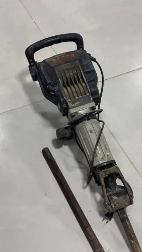 Rompedor 16Kg troco por betoneira de 400 LT