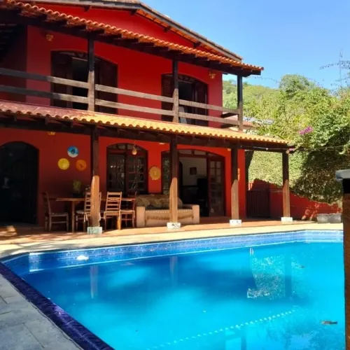 Excelente oportunidade casa completa com fundo para a reserva