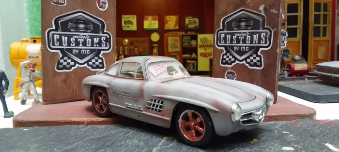 Miniatura customizada Mercedes benz SL 300 1/24 Maisto 