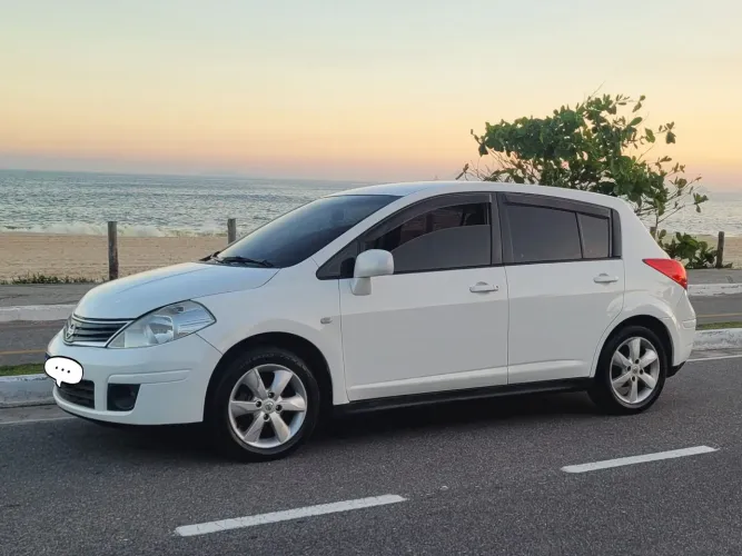 Nissan Tiida S 1.8/1.8 Flex 16V Mec. 2013