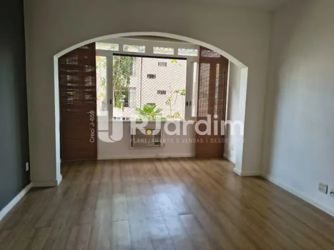 Apartamento com 3 quartos para alugar, 115 m² no Leblon RJ