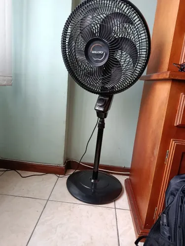 Ventilador de coluna Mallory 127v