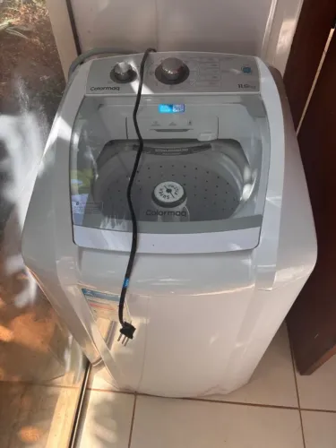 Maquina de lavar roupas automática colormaq 11,5kg 127v seminova