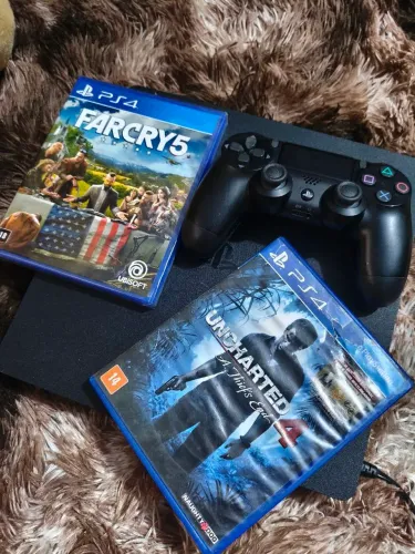 Playstation 4 slim