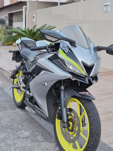 Yamaha R15 ? 21.000 km ? Garantia até fevereiro ? Cano esportivo