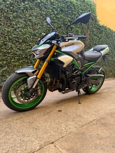 Kawasaki Z900 R edition