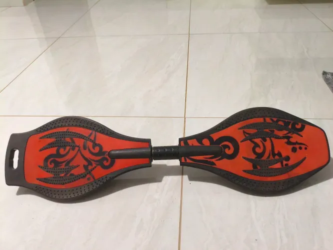 Skate de duas rodas! Baratinho!