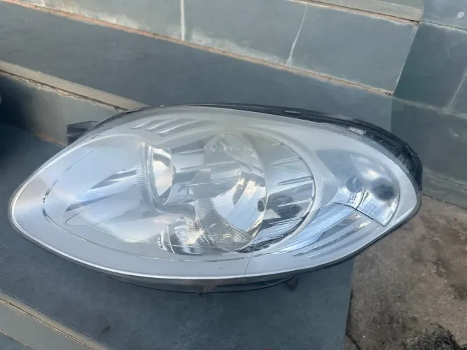 Faróis dianteiro Palio Atractive