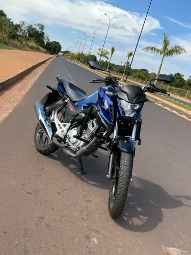 VENDO MOTO COM CONSÓRCIO EM ANDAMENTO HONDA FAN 160 CG AZUL FLEX 24/25 IPVA 26 PAGO 