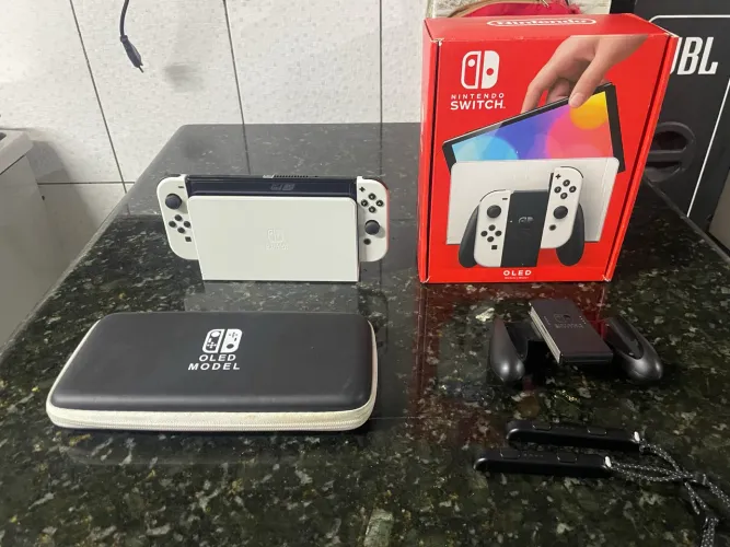 Nintendo Switch OLED - Desbloqueado
