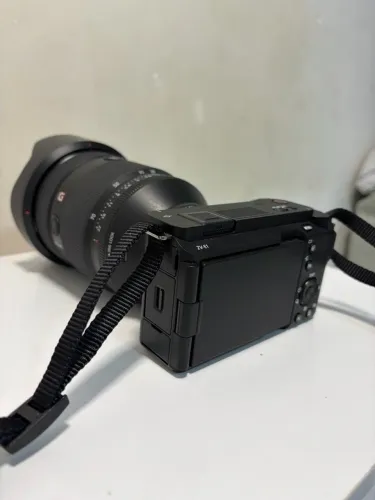 Sony ZV-E1 + Lente 28-70mm f/2 GM ? Pouco usada