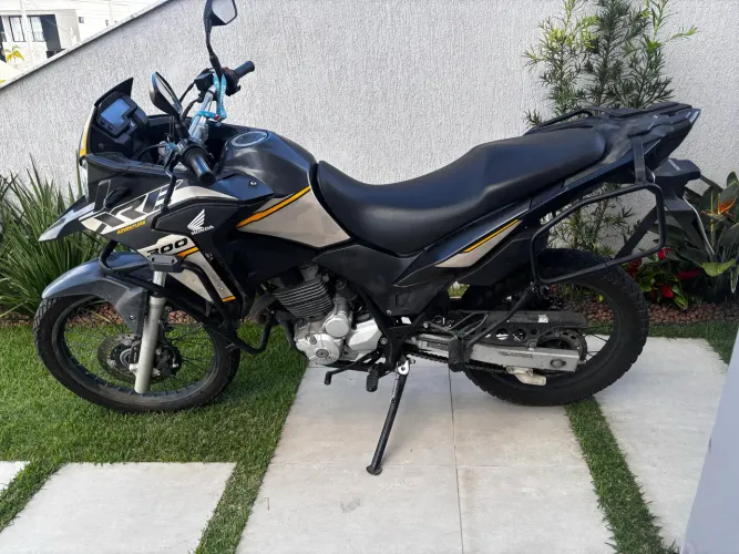 Moto Honda XRE300 2022/2023