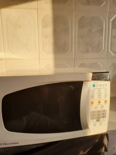 Micro-ondas Electrolux MEF28, 18L, 127V, FUNCIONANDO TUDO PERFEITAMENTE