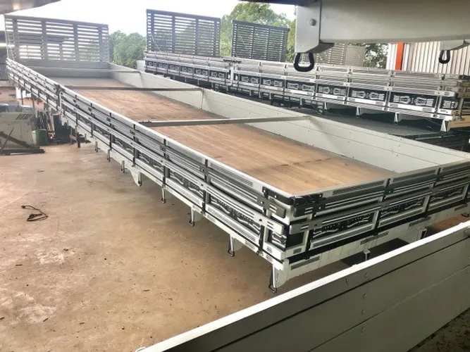 CARROCERIA MADEIRA 10M