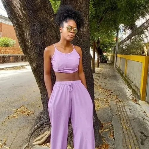 Conjunto Calça e cropped veste n°38 ao n°40, chama no zap *