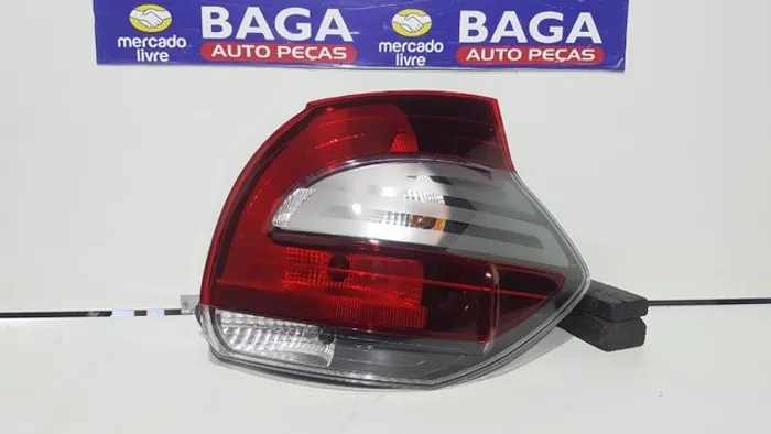 Lanterna Traseira Fiat Mobi Direita Usada Original BG298