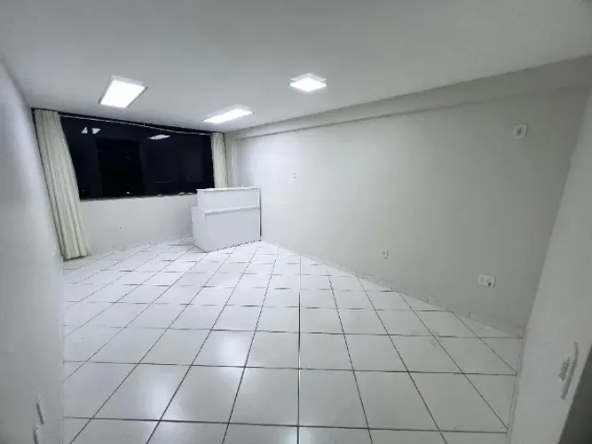 Investimento! Vendo Sala Comercial na Praia do Canto com 35m² - R$ 220.000,00