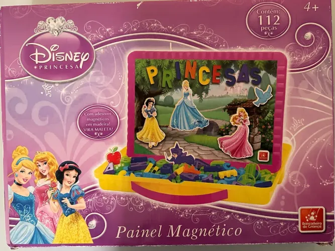 Painel magnético com letras, números, paisagens com princesas com acessórios da Disney