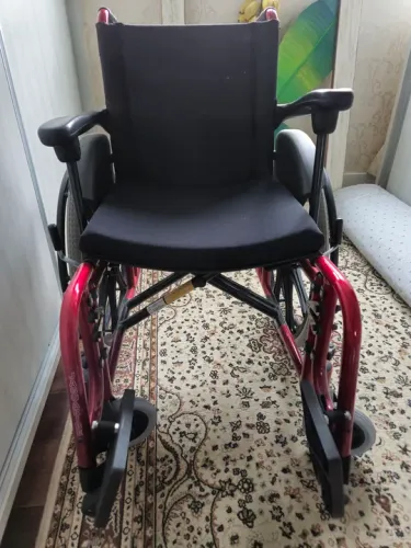 Cadeira De Rodas Em Alumínio 55cm 130 Kg Agile Fat Jaguaribe Cor Vermelho