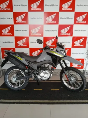 Bros 160 ABS 2026 na cor cinza