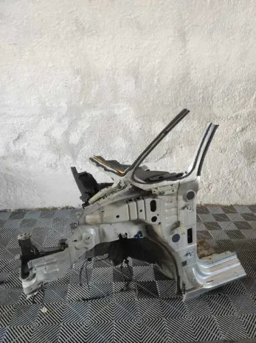 Caixa de roda esquerda Citroen C3 Picasso 2013