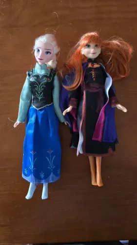 Bonecas Frozen Elsa e Anna