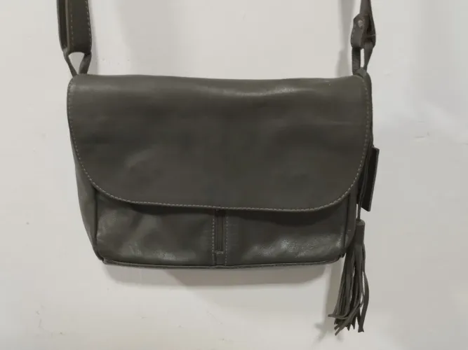 Bolsa tiracolor VIA CURTUME - verde - (0,25cm x 0,20)