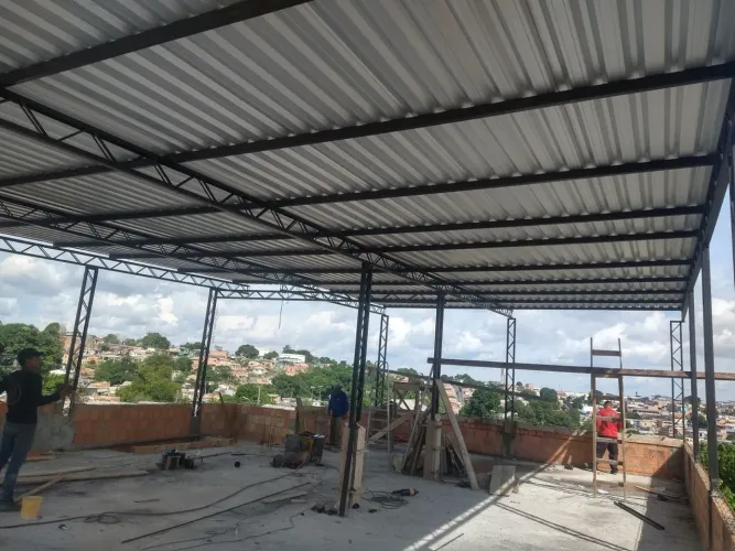 Galpão/ Cobertura / Estrutura metálica 