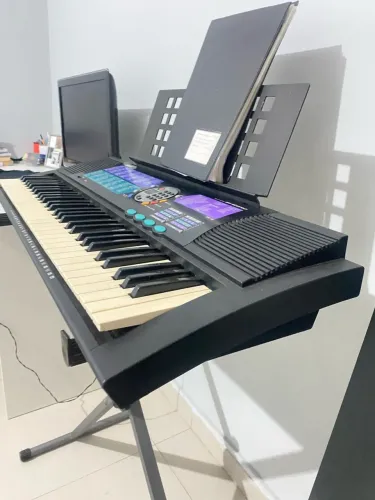 Teclado Musical com Suporte Yamaha