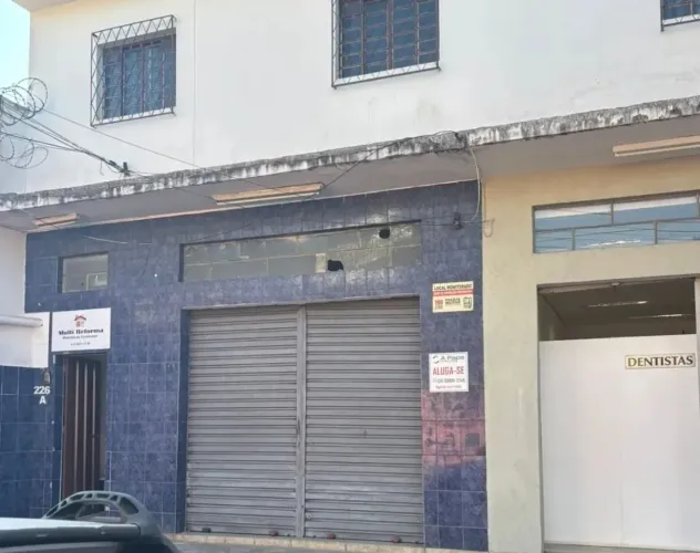 Loja em frente ao ponto de ônibus +-60m2