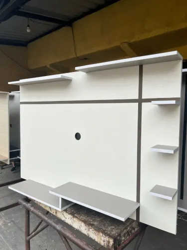 Painel para TV com prateleiras BRANCO